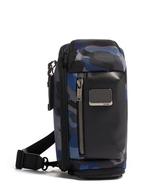 black nike sports bag