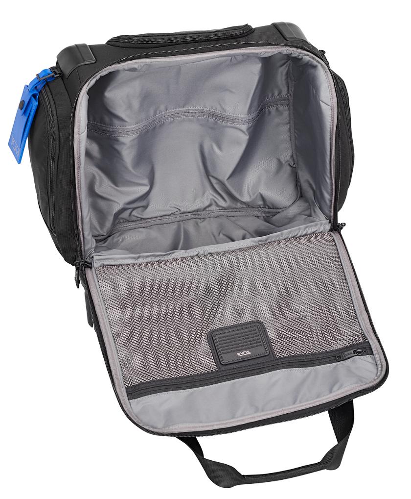 United 4 Wheeled Compact Duffel