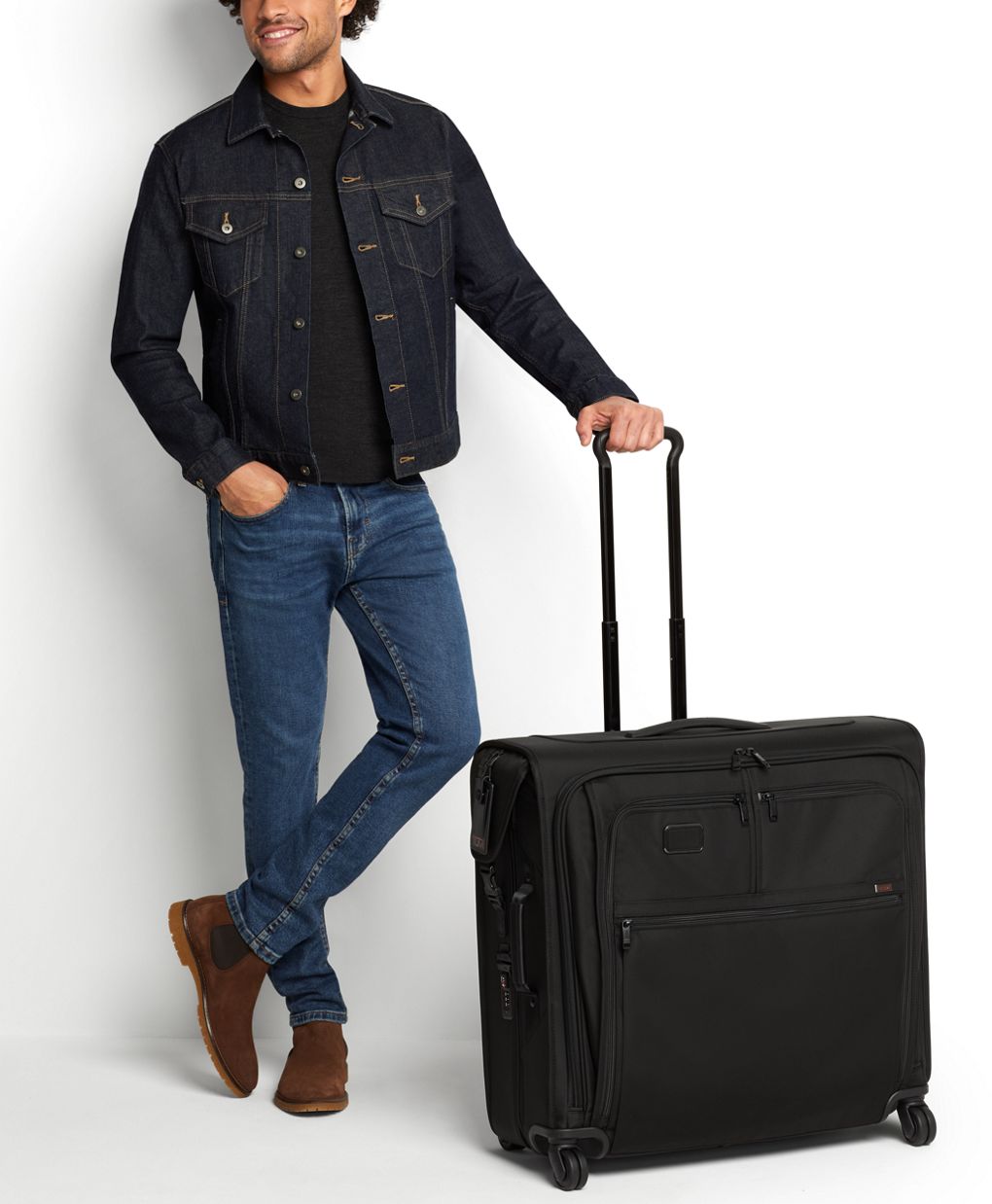 Extended Trip 4 Wheeled Garment Bag | Tumi CA