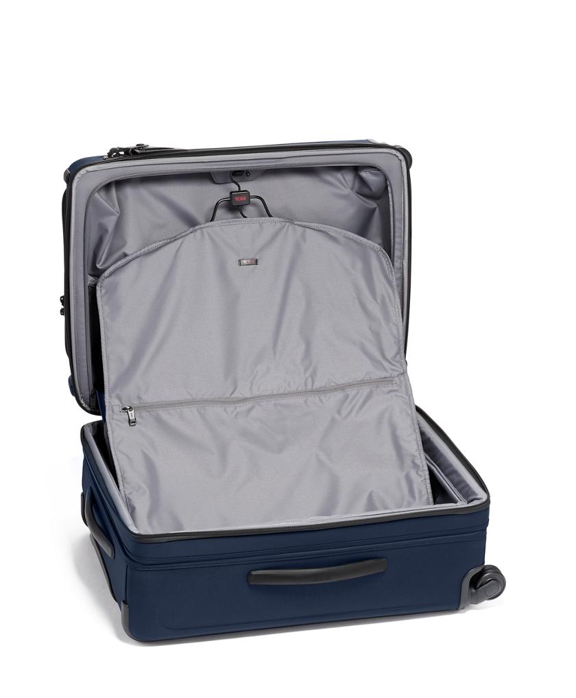 Short Trip Expandable 4 Wheeled Packing Case