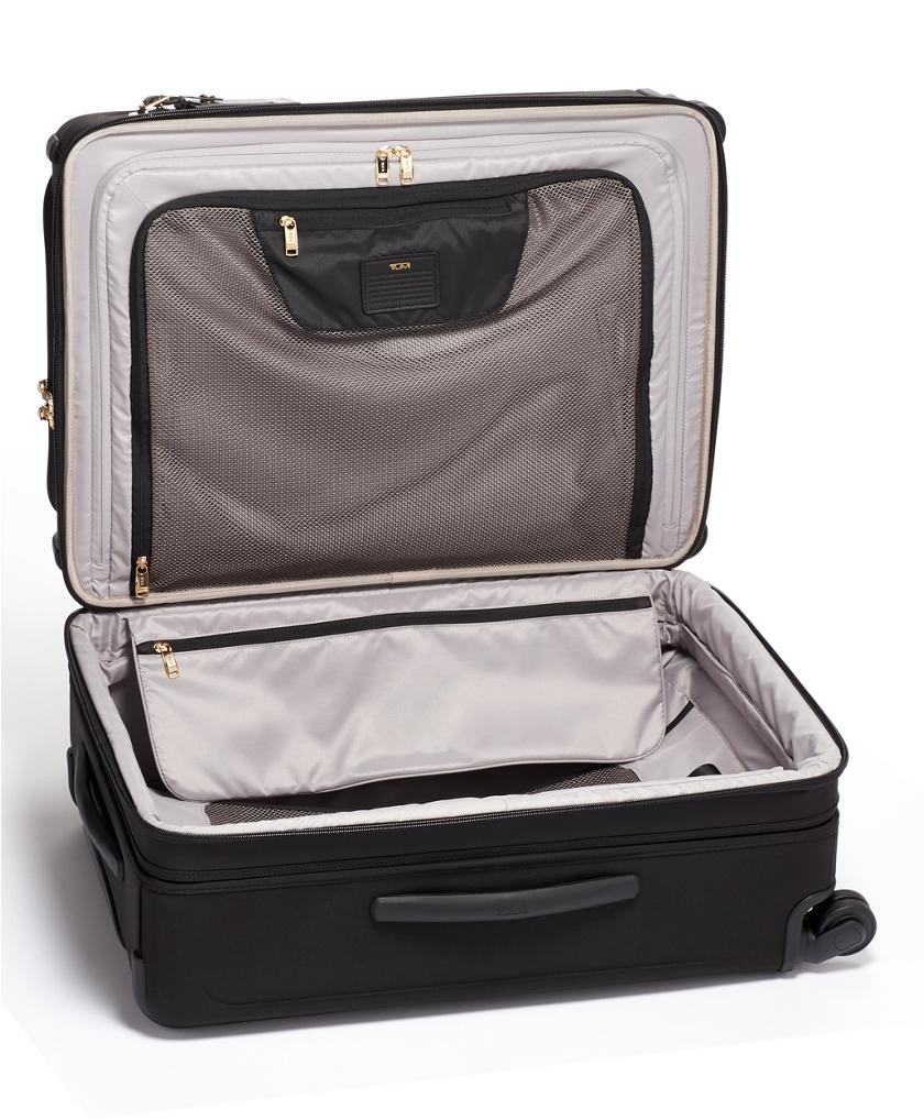 Short Trip Expandable 4 Wheeled Packing Case