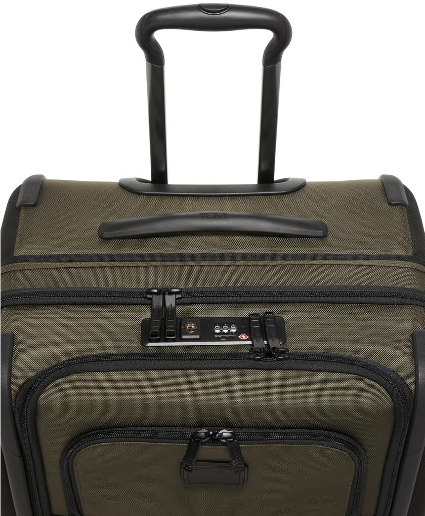 Short Trip Expandable 4 Wheeled Packing Case