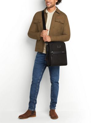tumi travel tote