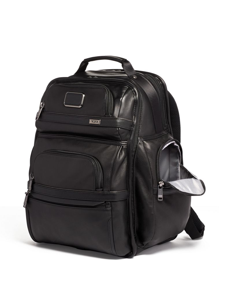 tumi leather goods