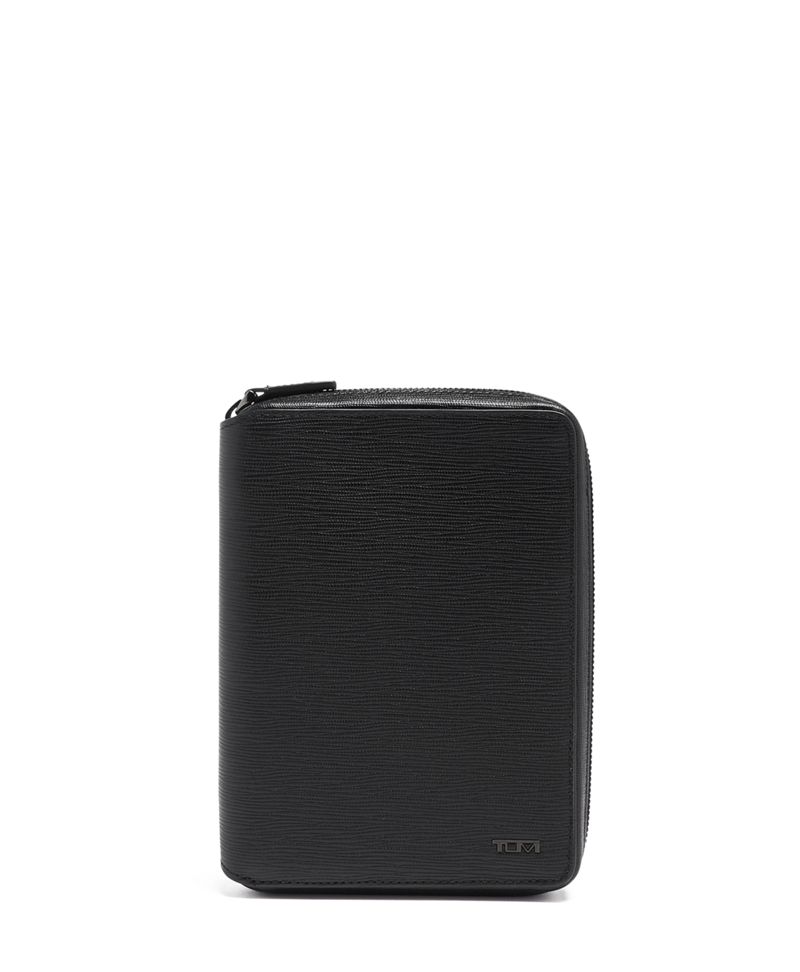 FAMILY PASSPORT CASE · 01187723D2 · TUMI Centro América