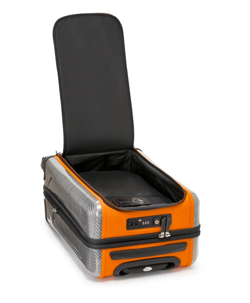 Aero International Expandable 4 Wheeled Carry-On