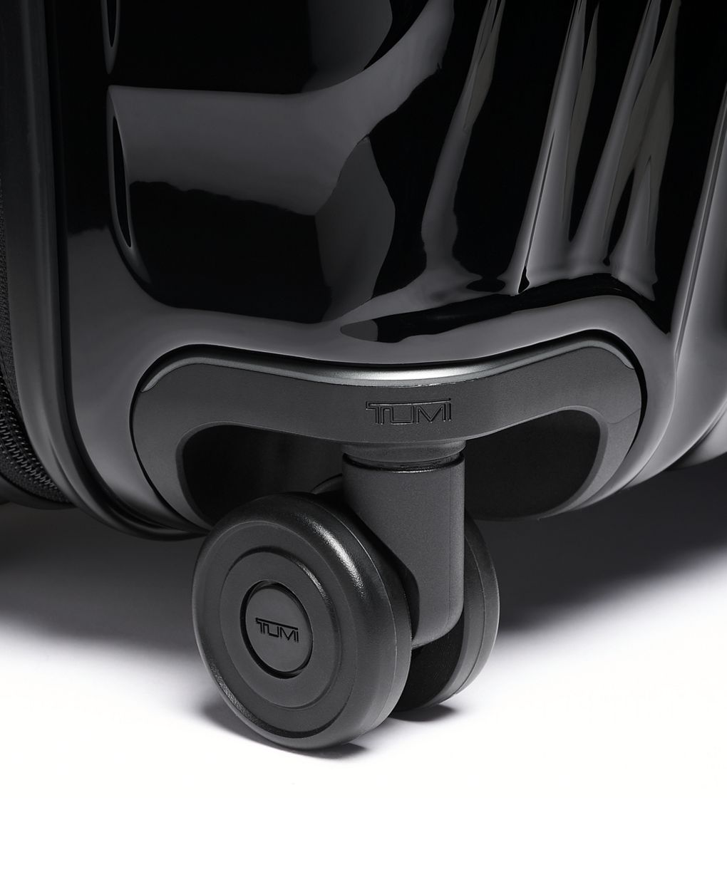 International Expandable 4 Wheeled Carry-On | Tumi CA