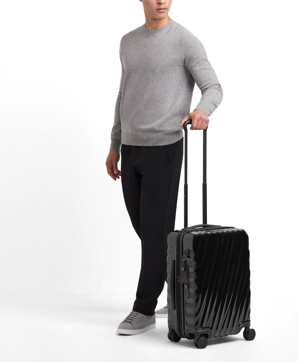 Tumi roller shop carry on