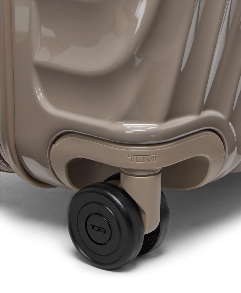 Short Trip Expandable 4 Wheeled Packing Case