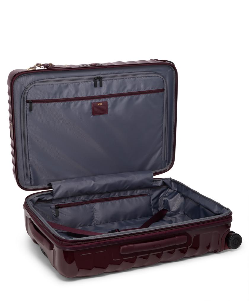 Short Trip Expandable 4 Wheeled Packing Case