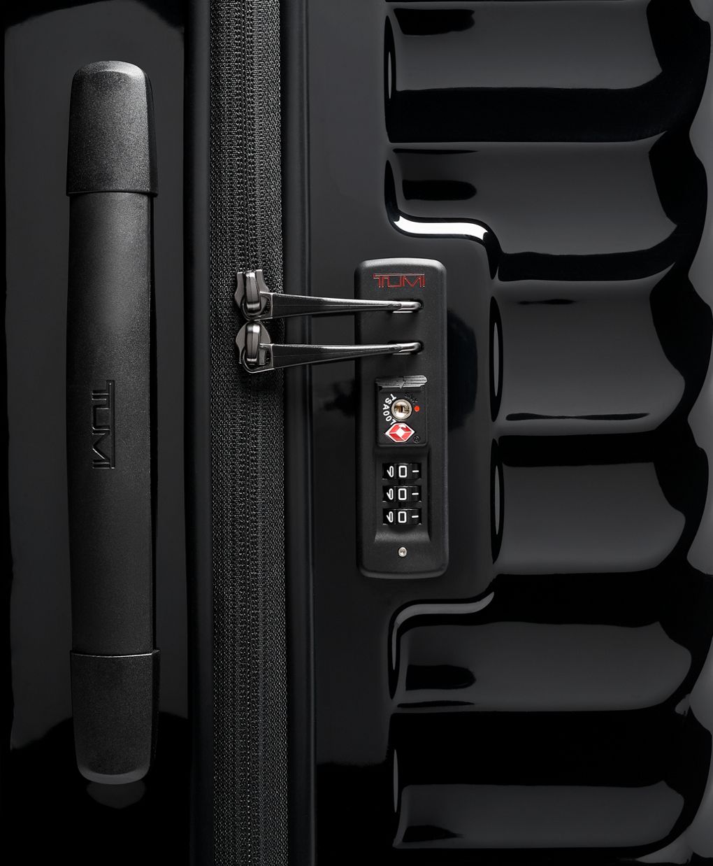 Tumi HC Leather & Shiny Carbon Fiber Case, With Vertical Card Slot