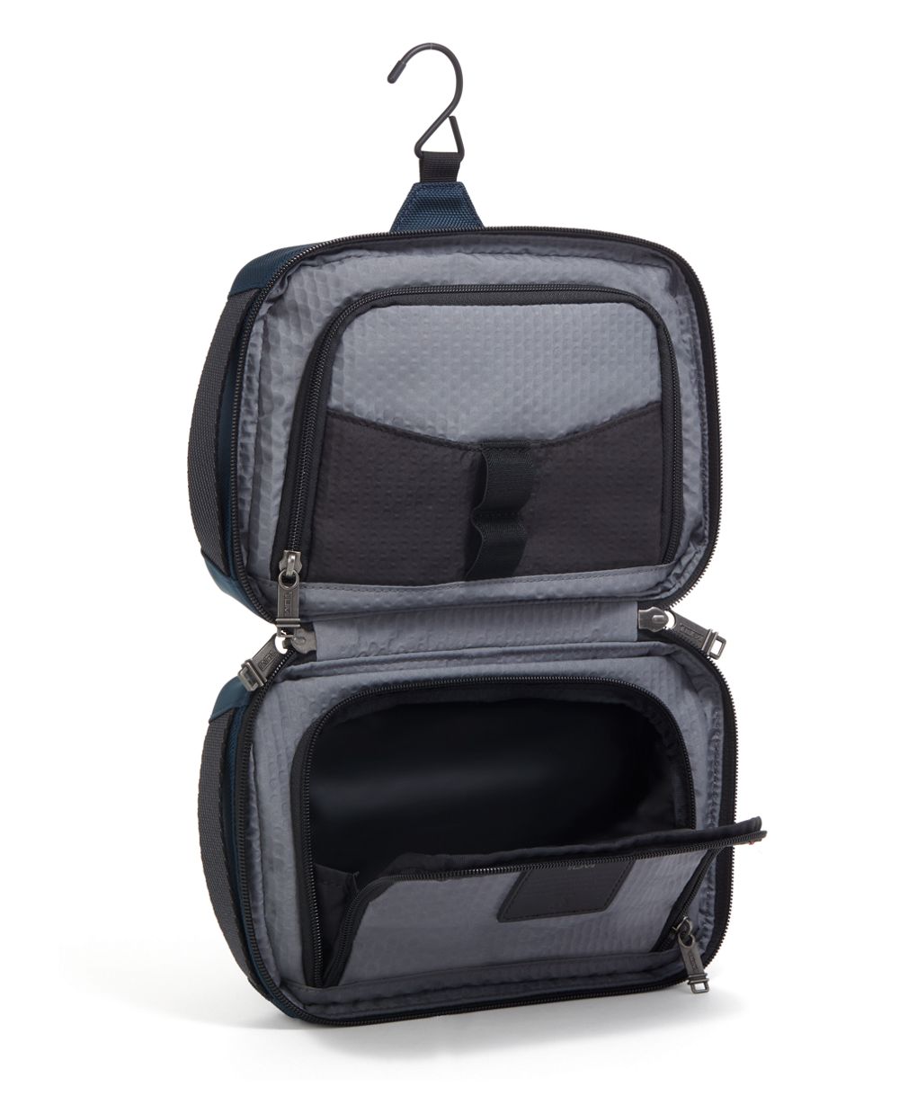 tumi mens toiletry bag