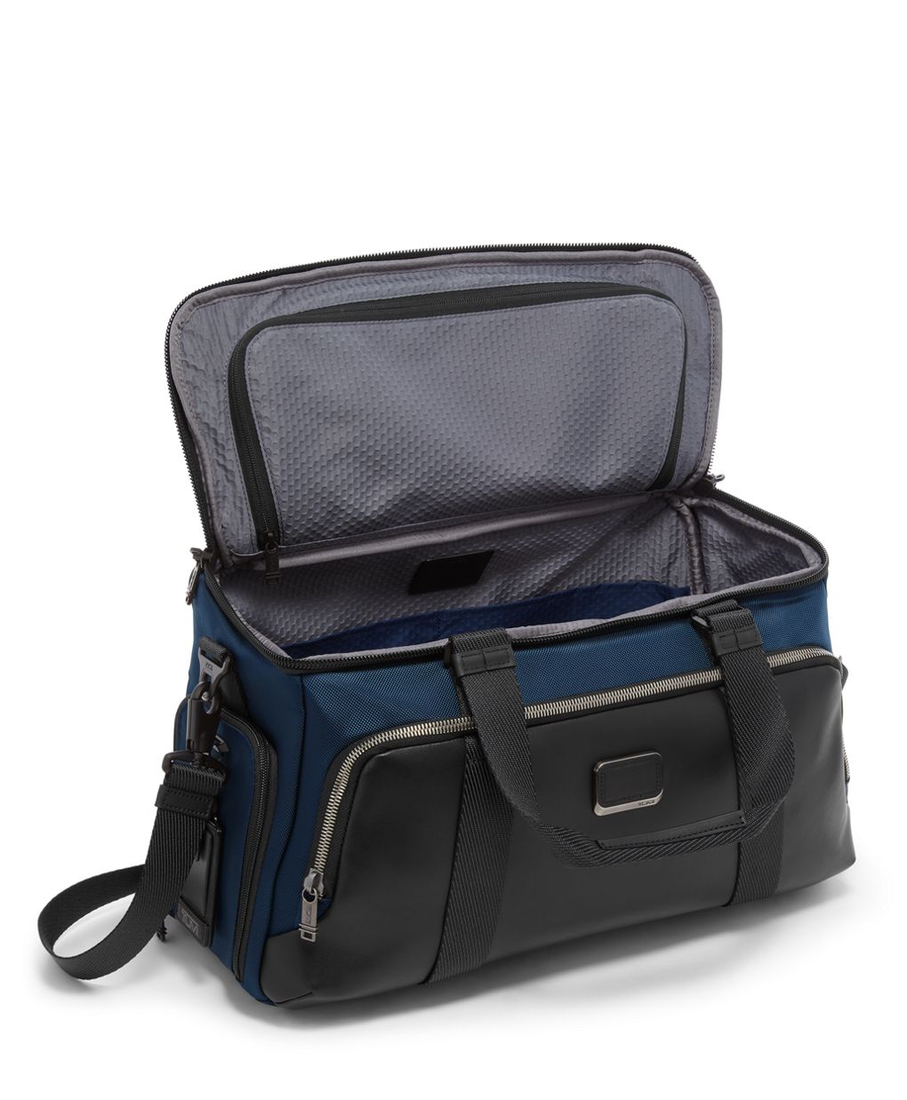 Tumi gym outlet bag