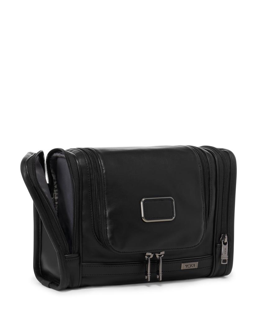 Hanging Travel Kit