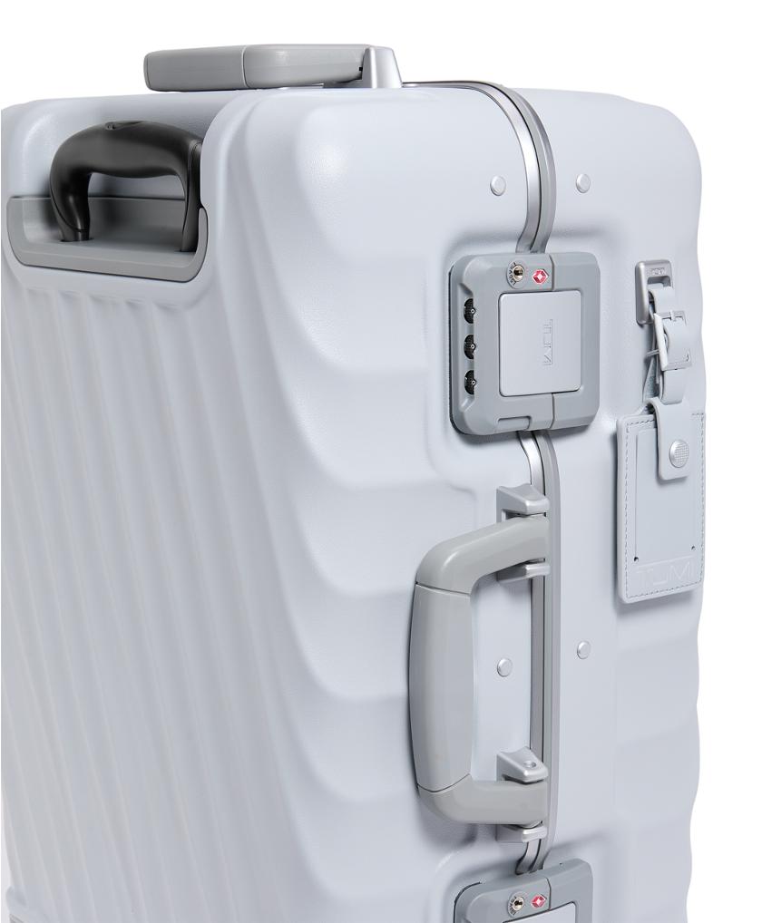 International 4 Wheeled Carry-On