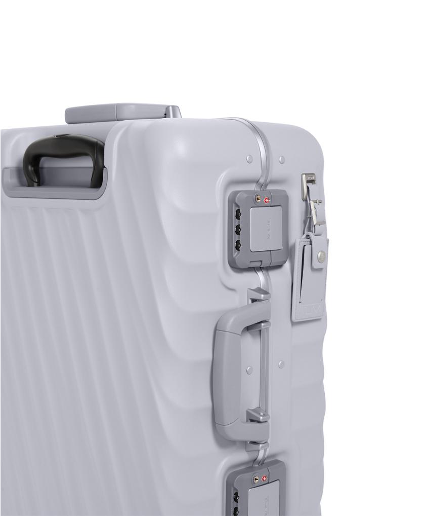 Continental 4 Wheeled Carry-On