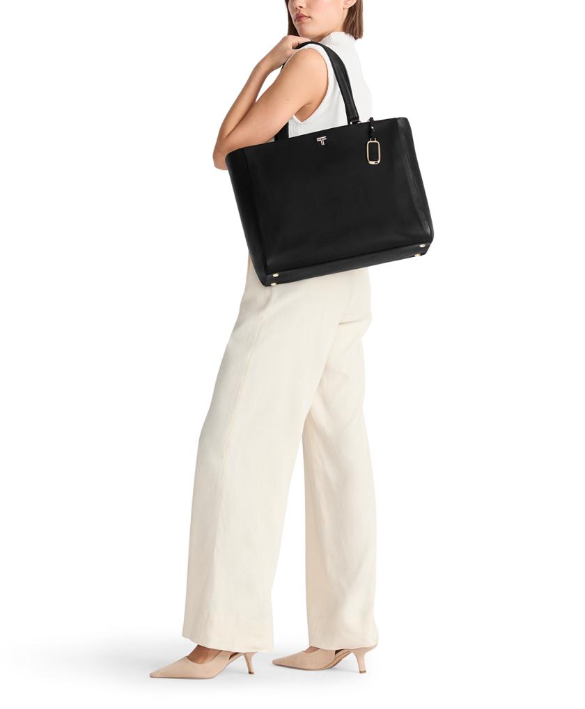 トゥミ　トートバッグ　美品 64003NVY クラークトート 黒 トゥミ トートバッグ 美品 64003NVY クラークトート 黒 トゥミ トート