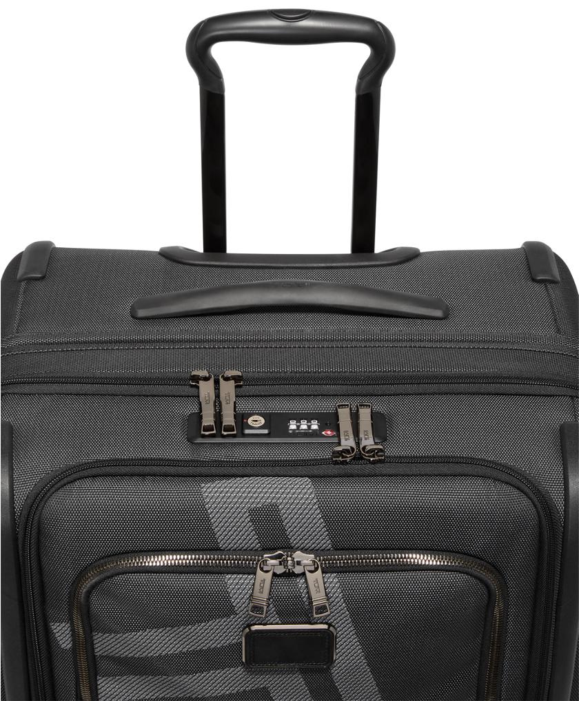 Short Trip Expandable 4 Wheeled Packing Case