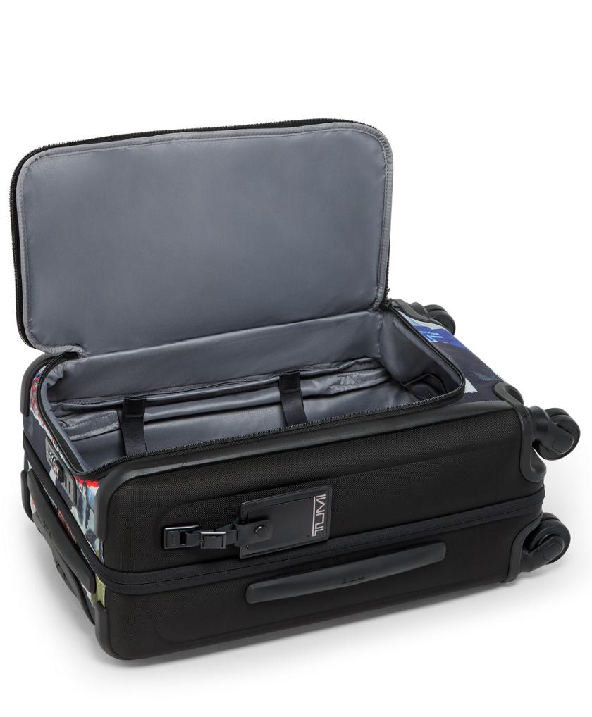 International Expandable Front Lid 4 Wheeled Carry-On