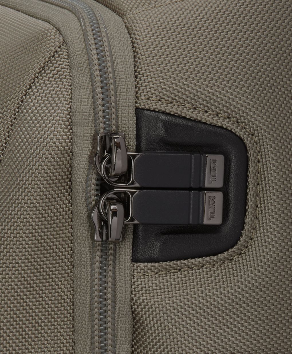 tumi バッグ TUMI（トゥミ） 並行輸入 ウエストバッグ ボディバッグ アルファ