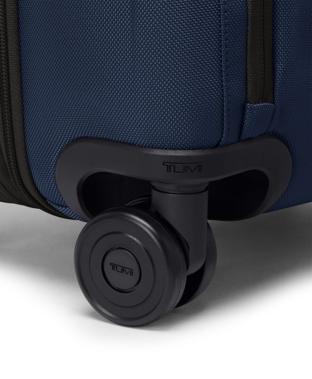 Large Dual Access Expandable Carry-On | Tumi US
