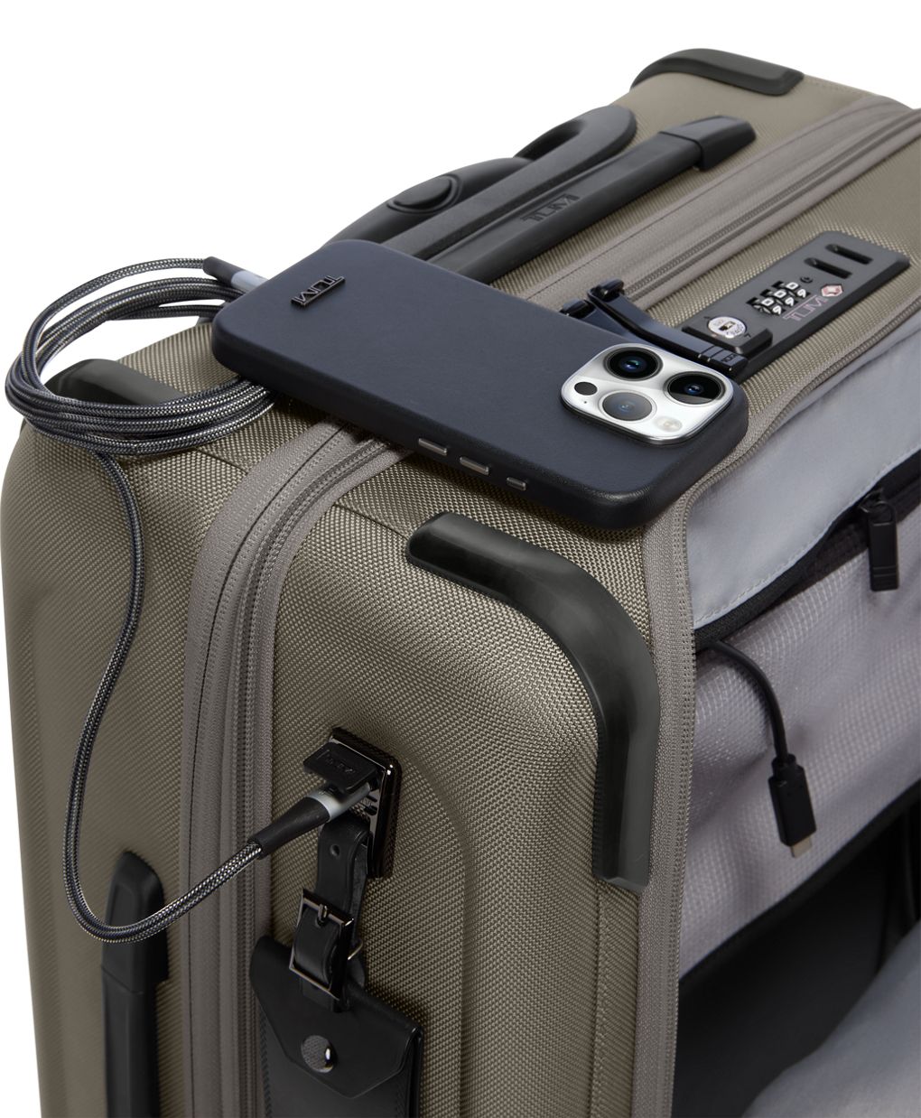 Large Dual Access Expandable Carry-On | Tumi US