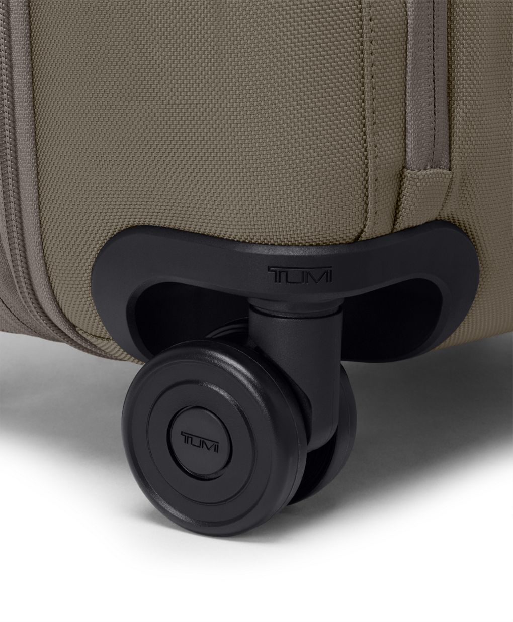 Large Dual Access Expandable Carry-On | Tumi US