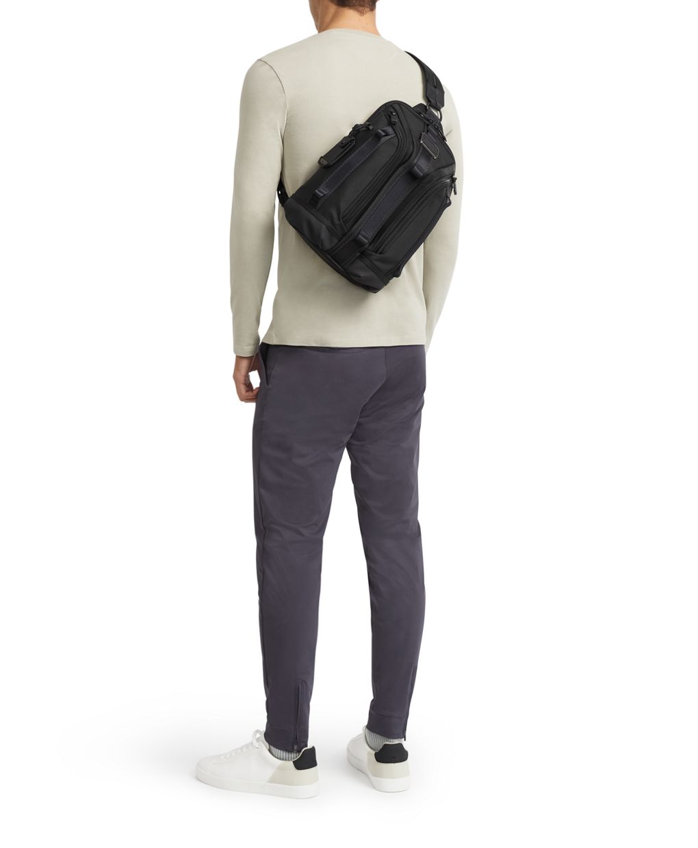 TUMI Knight Sling ナイトスリング ボディバッグ Knight Sling Backpack | Tumi US
