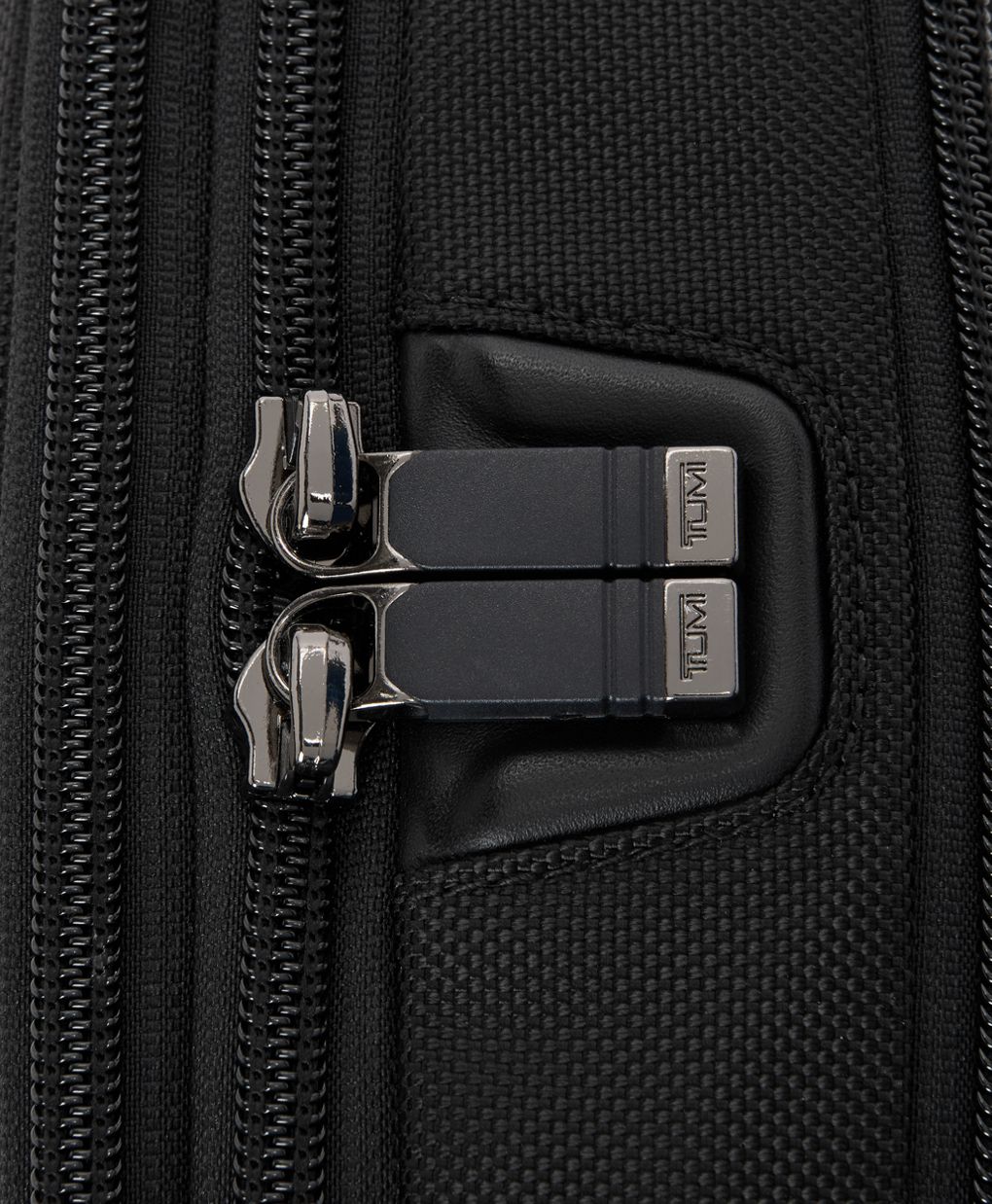 Clutch | Tumi US