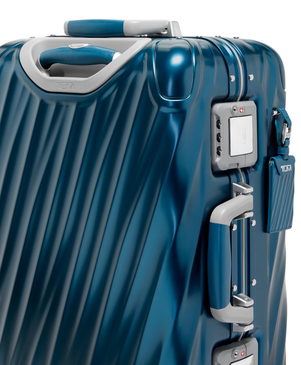 Tumi hotsell international carry